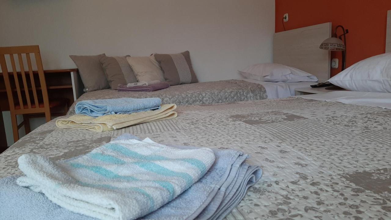 Rooms Neda Rab Town Eksteriør billede