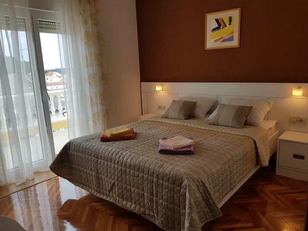 Rooms Neda Rab Town Eksteriør billede