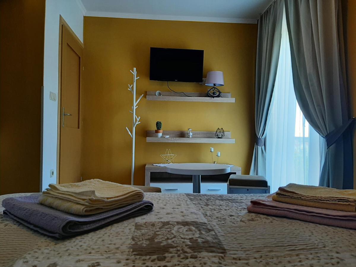 Rooms Neda Rab Town Eksteriør billede